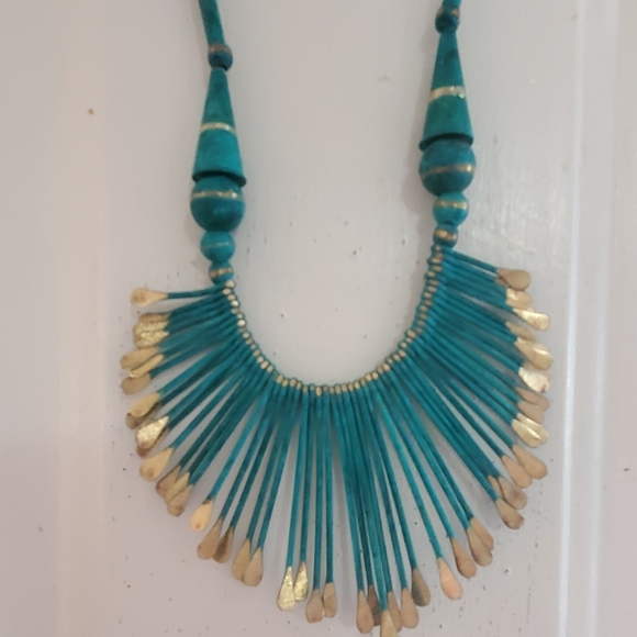 Collar - Picture 2 of 4